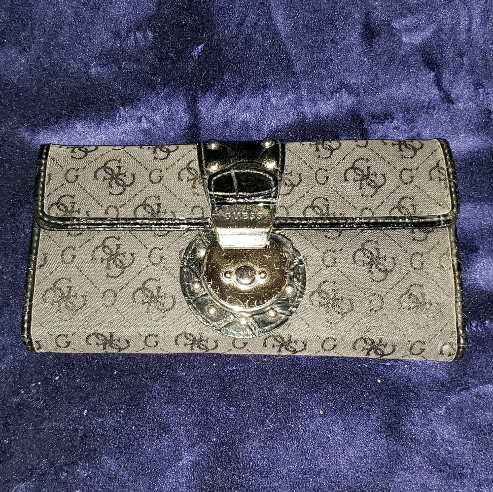 Guess wallet